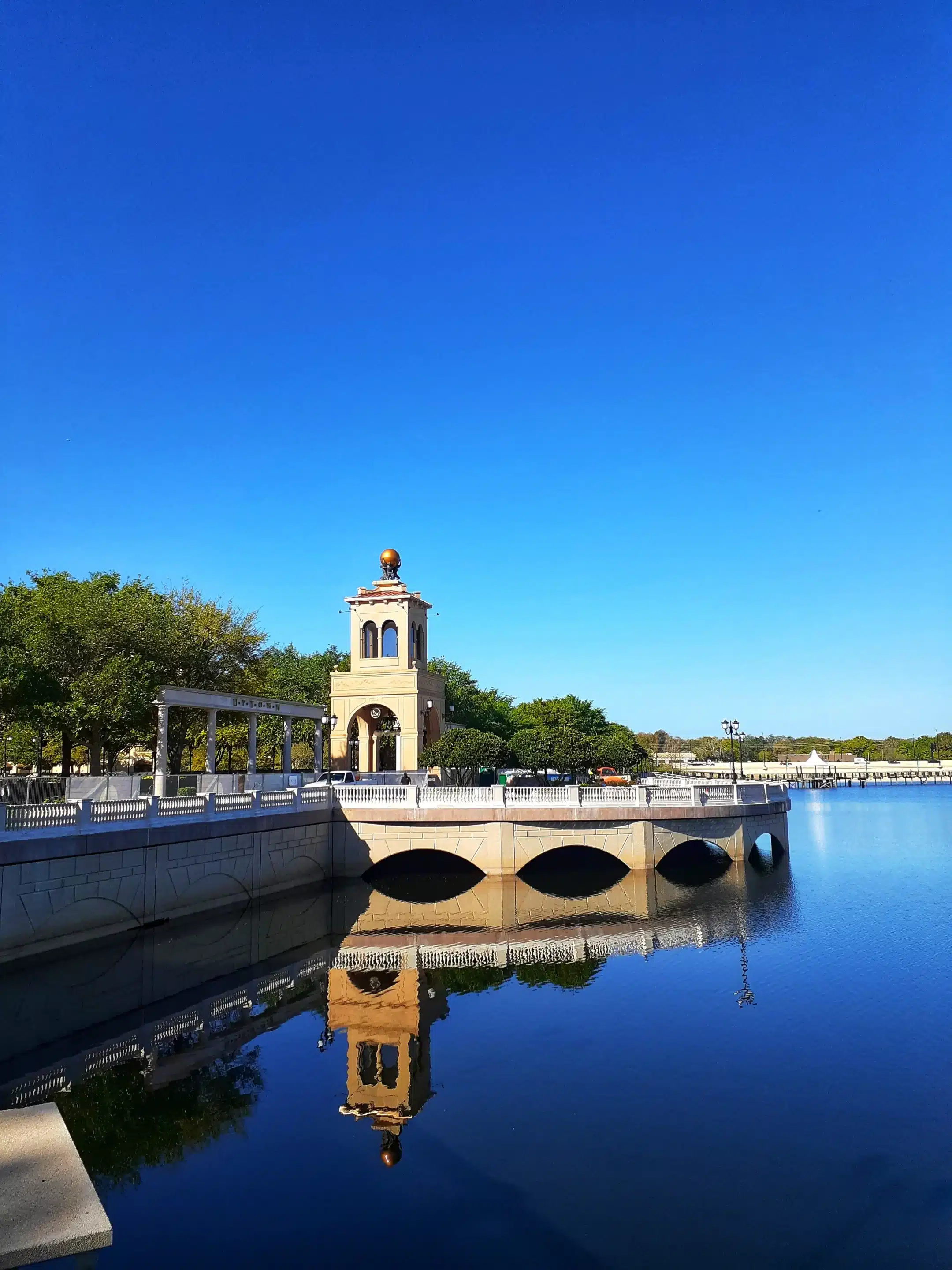 Dangerous Trends in Sarasota Waters<br />
